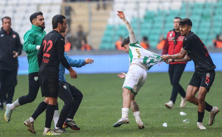 Yine futbolda şiddet: Bursa'daki olaylı maçta altı kırmızı kart çıktı!