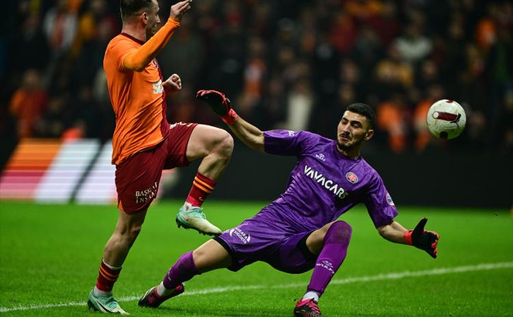 Galatasaray 'Gümrük'ten geçiyor, derbiye firesiz gidiyor