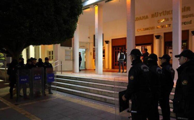 Adana Büyükşehir Belediyesi'ne TOMA'larla 'rüşvet' operasyonu