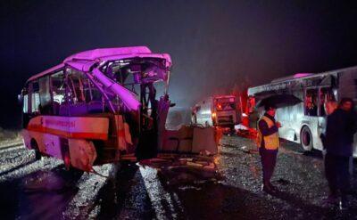 İki belediye otobüsü ile karavan çarpıştı: 2’si ağır 14 yaralı