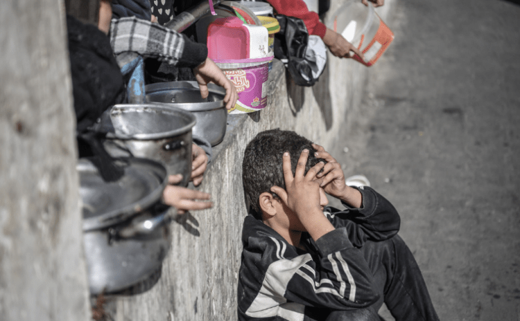 Gazze'de insanlar çaresiz: Yemek yok, cenazeler eşeklerle taşınıyor