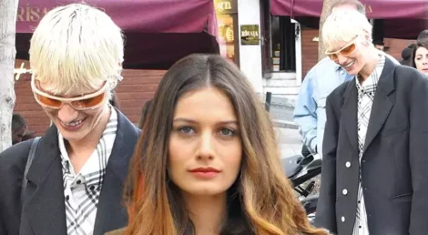 Gülcan Arslan’ın kısacık sarı saçları