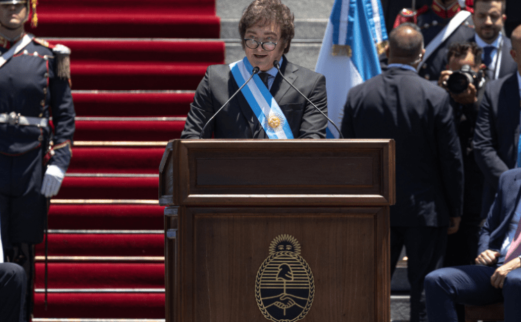 Arjantin'de belirsizlik dolu yeni dönem: Milei yemin etti
