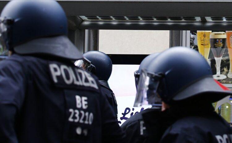 Interpol Almanya'yı 45 milyon euro dolandıran Türk'ün peşinde