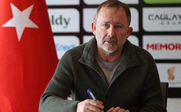Sergen Yalçın imzayı attı, Beşiktaş maddesini yalanladı