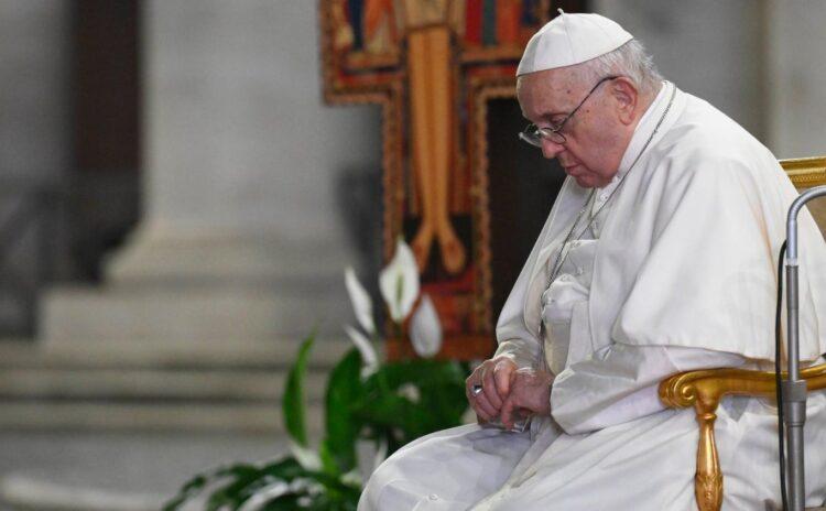 Papa Francis Ukrayna'yı 'beyaz bayrağı çekmeye' çağırdı, arabulucu olarak Türkiye'yi gösterdi