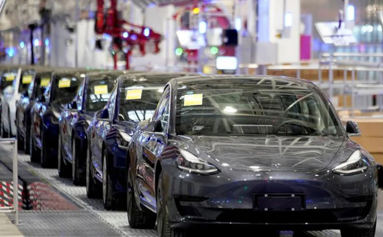 Otomobil üreticilerine Kızıldeniz darbesi: Tesla ve Volvo üretimini durduruyor