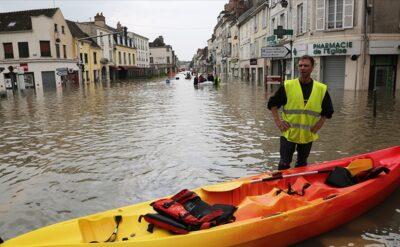 Fransa ve Almanya’da sel nedeniyle ‘kırmızı alarm’