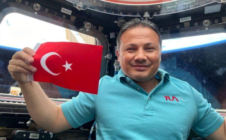 Astronot Alper Gezeravcı dönüş yolculuğunda