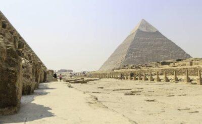 Granitli restorasyona tepki büyüyor: 4500 yıllık piramit tehlikede