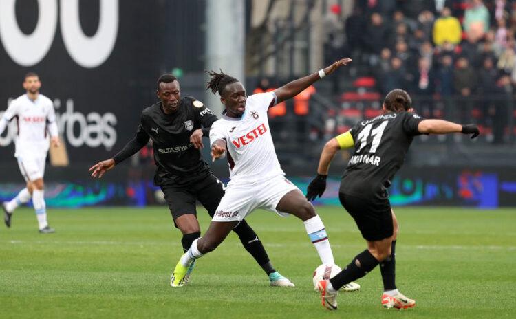 Trabzonspor ikinci yarıda açıldı, Pendik'i geçti