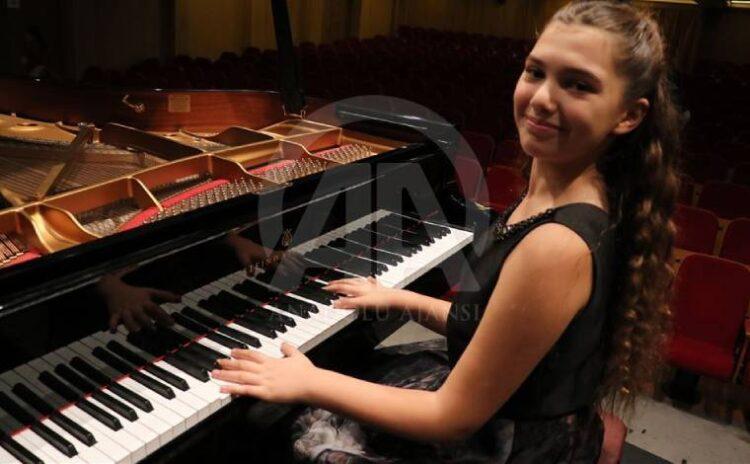 Genç piyanist İlyun Bürkev'e ABD'den birincilik ödülü