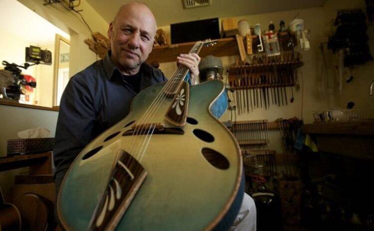 Mark Knopfler'in gitarları 315 milyon liraya satıldı