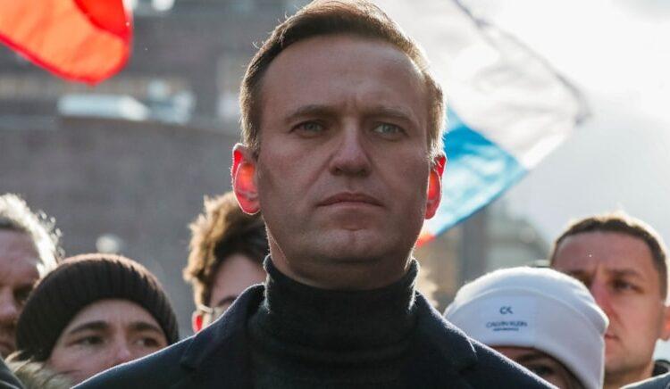 Putin'in 'en korktuğu adam' Navalni, gizli bir şekilde sürüldüğü cezaevinde öldü