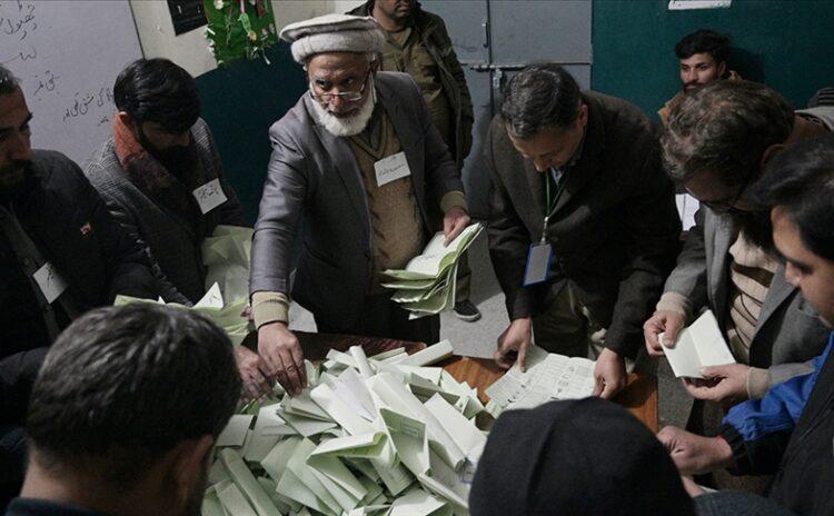 Şiddet, baskı, adaletsizlik: Pakistan'daki kanlı seçimin kazananı kim olacak?