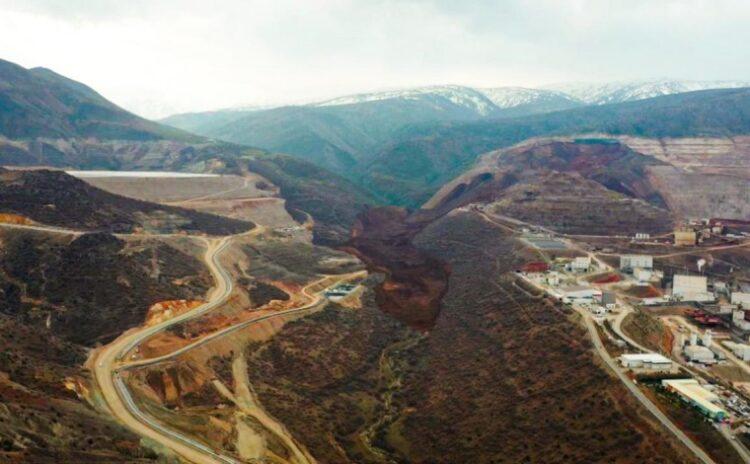 Dokuz madenci toprak altındayken: Anagold 27 işçiyi kovdu