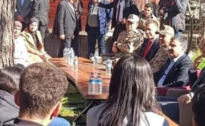 Tümgeneral ile vali AK Parti seçim toplantısında