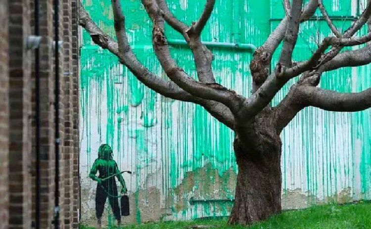Banksy'nin Londra'daki yeni eseri tahrif edildi