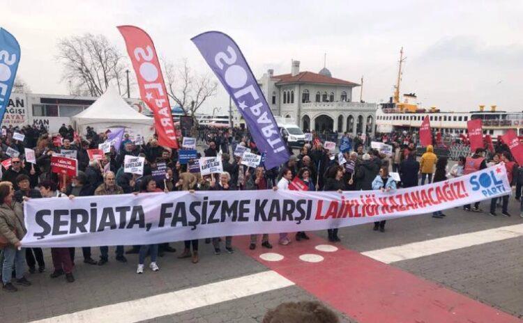 Kadıköy’de laiklik yürüyüşü: Bu ülke hilafet zincirlerini bir kez kırdı