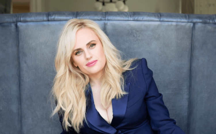Rebel Wilson ilk cinsel birlikteliğini 35'inde yaşadığını açıkladı: Baskı hissetmeyin