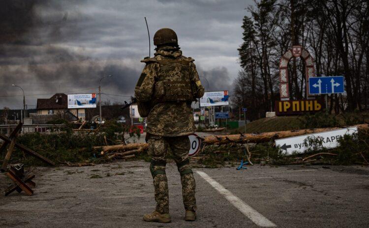 Savaşta tahkimat evresi: Ukrayna sınıra iki bin kilometre hendek kazıyor