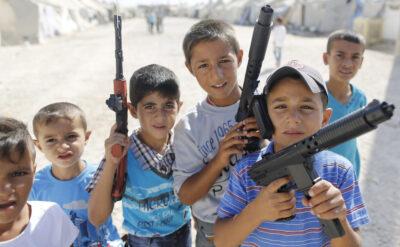 Günahın babaları: IŞİD militanlarının cezasını çocukları çekiyor