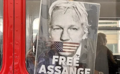 Şimdilik gülen Assange oldu: ABD’ye hemen iade edilmeyecek