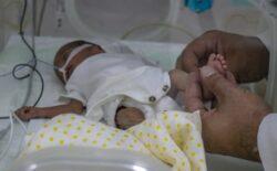 Hasta bebekleri özel hastanelere sevk edip para kazanmışlar