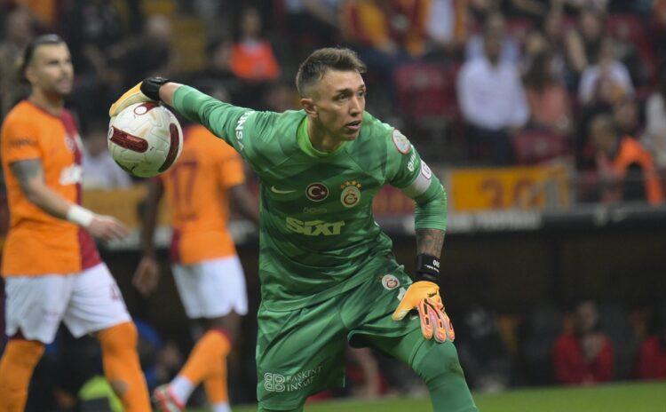 Beş kez dalya, bir kez daha yeni sözleşme: Fernando Muslera...