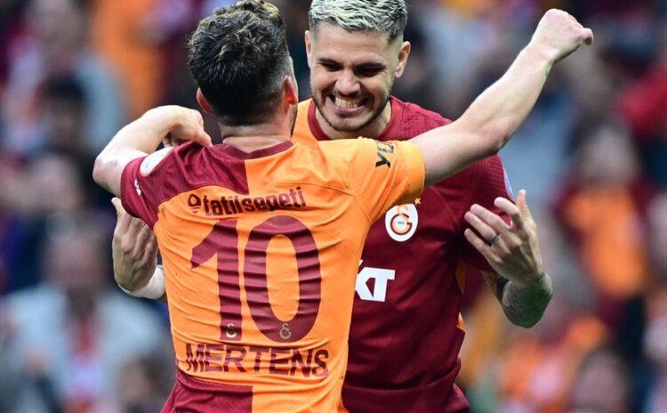 Galatasaray'ın süper ikilisi: Mertens ve Icardi son beş hafta sürekli tabelada