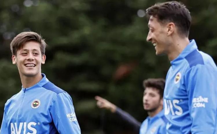 Mesut Özil'den Arda Güler'e tavsiye: Odegaard'a bak!