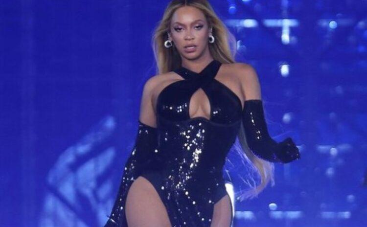 Beyoncé yeni albümüyle zirveye demir attı