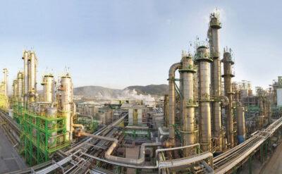 Dört günlük mesaiye geçen Aksa Akrilik’te çalışmak isteyenlerin sayısı artıyor