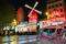 Paris’in ikonik kabare kulübü Moulin Rouge’un değirmeni yıkıldı