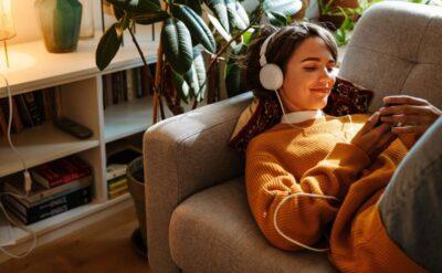 Türkiye günde en az yarım saat müzik dinliyor
