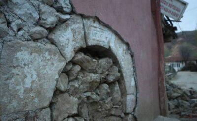 Tokat depreminde dökülen sıvalar Osmanlı çeşmesini ortaya çıkardı