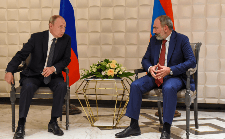 Putin ve Paşinyan bir araya geldi: İki yabancı olmaya doğru...