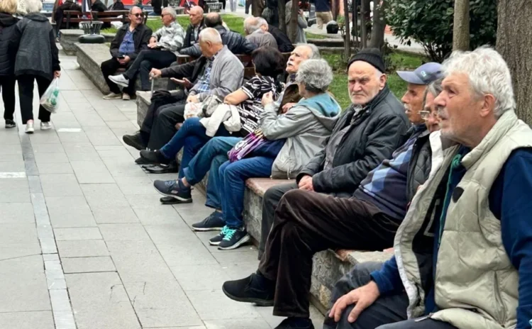 İstanbul’da her üç emekliden biri geçinmek için çalışmaya devam ediyor