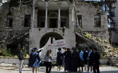 Antakya’da hüzünlü mezuniyet: Depremde yıkılan okullarına son kez gittiler