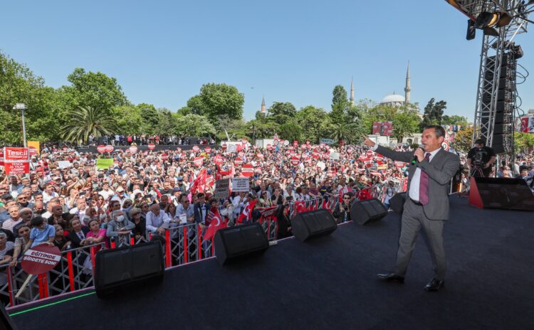 Saraçhane'de eğitim mitingi: Özel, Erdoğan'ın 'mülakat kaldırılacak' sözünü hatırlattı