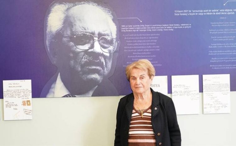 Mona Roza, Sezai Karakoç Anı Odası'nda