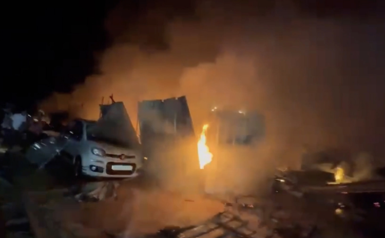 Hamas'ın Tel Aviv saldırısına İsrail katliamla yanıt verdi, BM'nin çadır kentini ateşe verdi