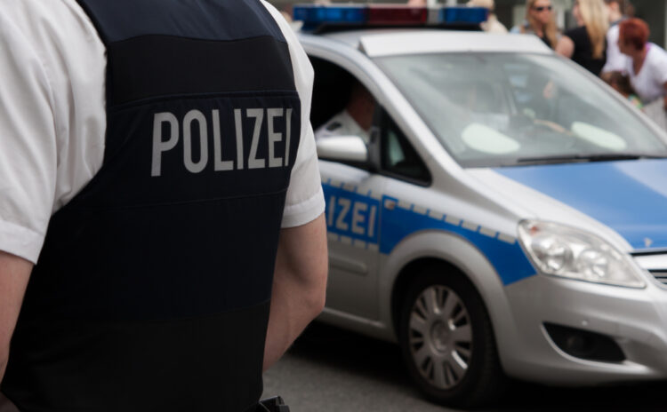 Almanya'da İslam karşıtı aktivistlerin standına bıçaklı saldırı