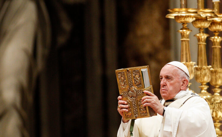 Papa Francis önce eşcinsellere 'i...' dedi, sonra da özür diledi