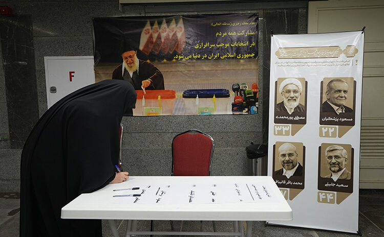 İran'daki seçimlerde oy verme işlemi sona erdi