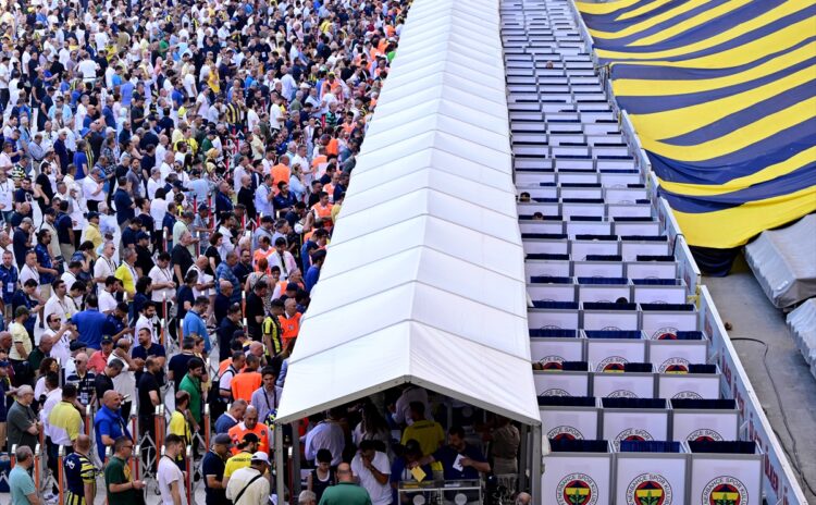 Fenerbahçe’de kongre günü: Oy verme işlemi başladı