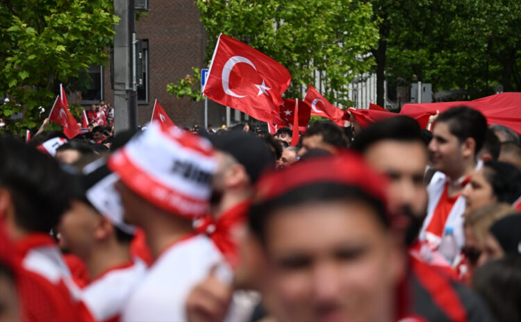 Euro 2024'ün ikinci ev sahibi Türkiye! Kırmızı beyaz işgali anlattılar