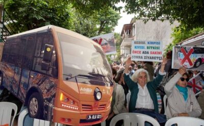 Ada’da minibüs gerilimi: Yarın kullanılmaya başlanıyor, Adalılar eyleme geçiyor
