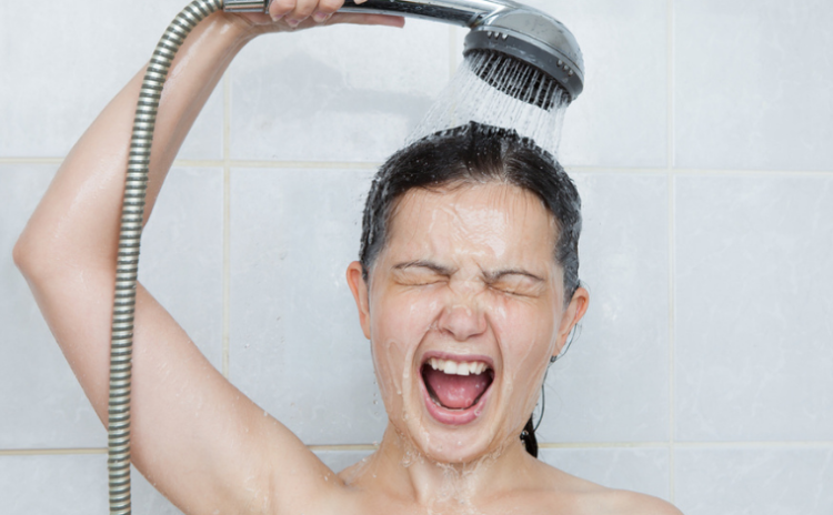 Bu sıcakta şöyle soğuk bir duş çok iyi olmaz mı: Uzmanı 'olmaz' diyor