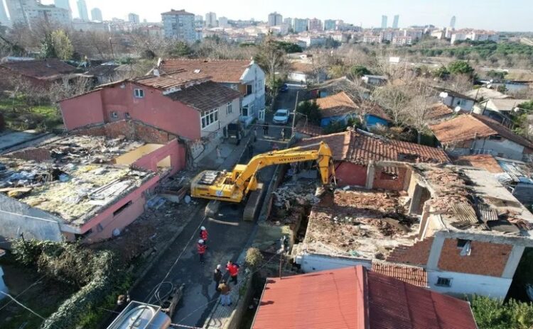 Belediyeye göre depreme gerek yok, İstanbul'da her an yıkılabilir 1443 bina daha var